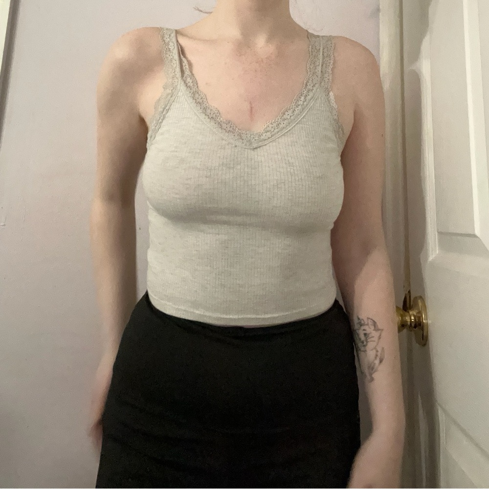Women's American Eagle Gray Lace Trim Tank Top